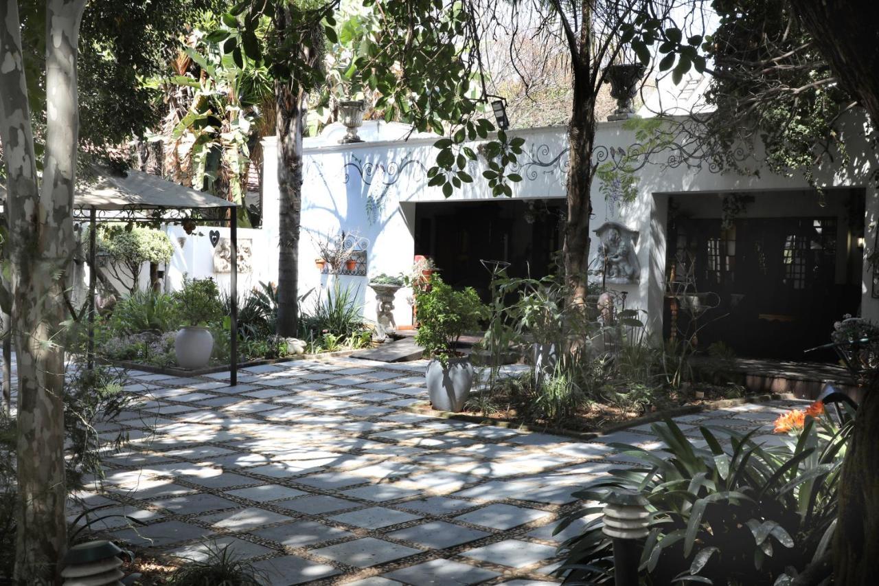 Brooklyn Guesthouses Pretoria Exterior photo