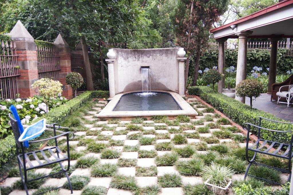 Brooklyn Guesthouses Pretoria Exterior photo